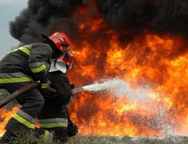 Φωτιά σε παλιό σπίτι στο ιστορικό κέντρο της Μυτιλήνης